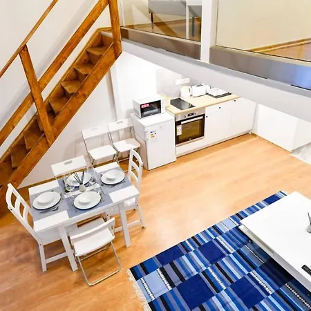 Cosy Two Bedroom Flat In Rottenbiller Str,sky * Budapest